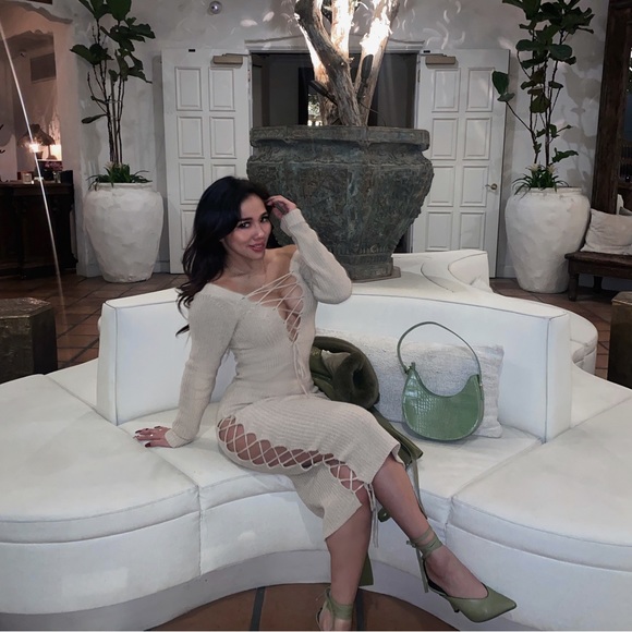 Meet your Posher, Kaori - Picture 1 of 8